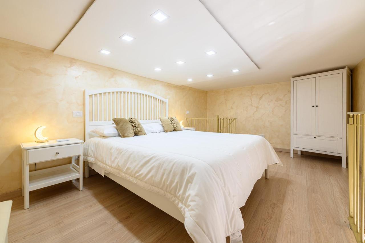 La Magnifica Napoli Apartments Gold House Zewnętrze zdjęcie