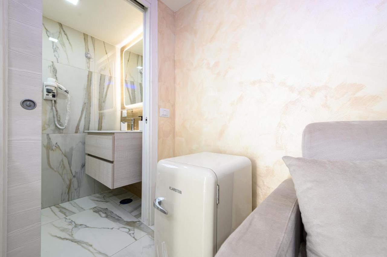 La Magnifica Napoli Apartments Gold House Zewnętrze zdjęcie